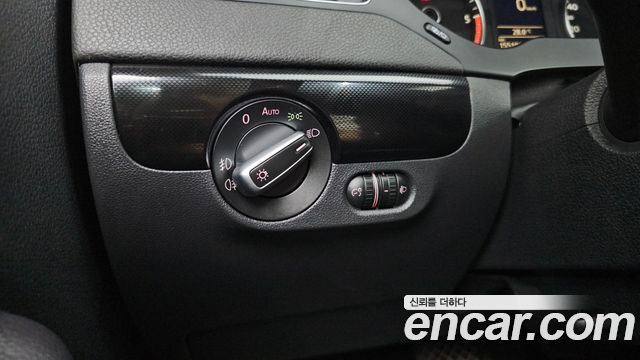 Volkswagen Jetta 2014 — photo 16