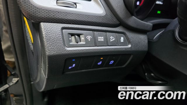 Hyundai Santafe 2018 — photo 23