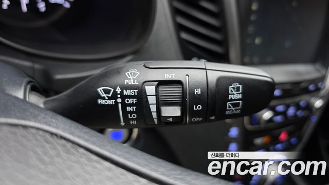 Hyundai Santafe 2018 — photo 30