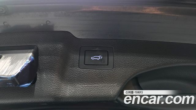 Hyundai Santafe 2018 — photo 31