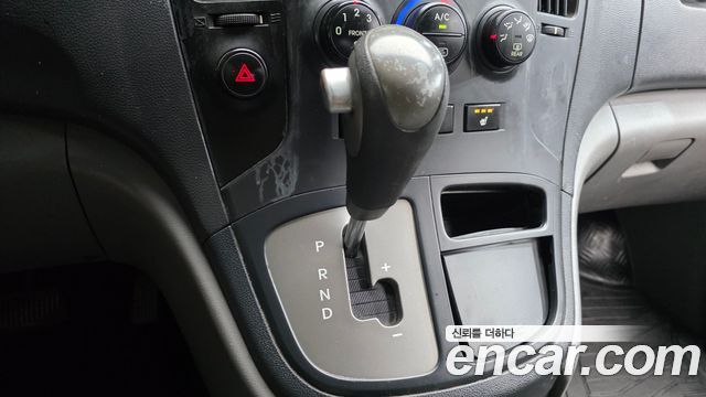 Hyundai Starex 2013 — photo 9