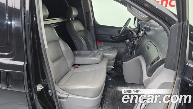 Hyundai Starex 2013 — photo 11