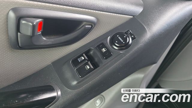 Hyundai Starex 2013 — photo 15