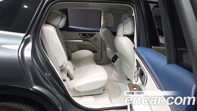 Mercedes-Benz EQS 2023 — photo 18