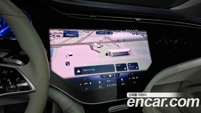Mercedes-Benz EQS 2023 — photo 20