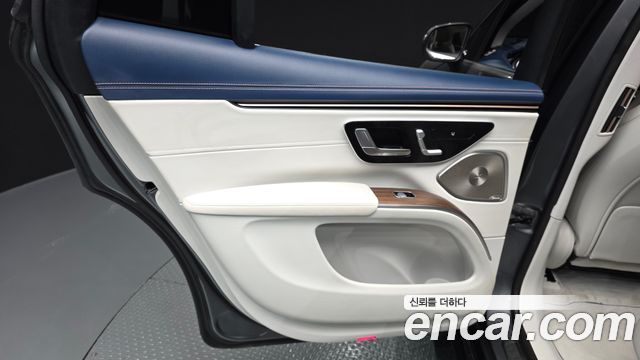 Mercedes-Benz EQS 2023 — photo 15
