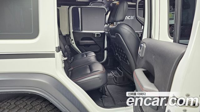 Jeep Wrangler 2019 — photo 12