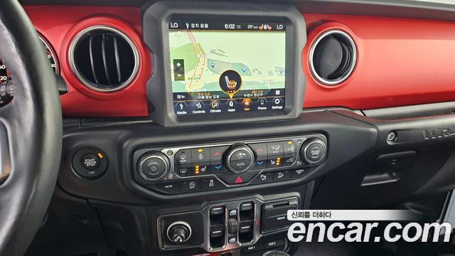 Jeep Wrangler 2019 — photo 13