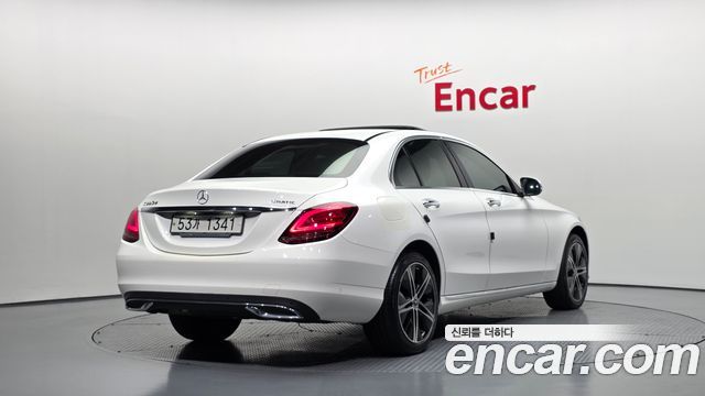 Mercedes-Benz C-Class 2019 — photo 2