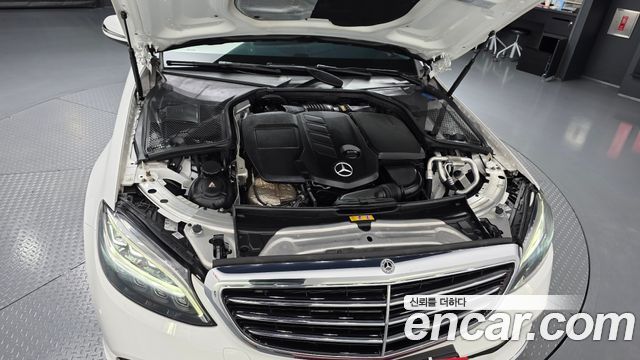Mercedes-Benz C-Class 2019 — photo 6
