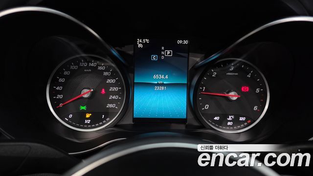 Mercedes-Benz C-Class 2019 — photo 11