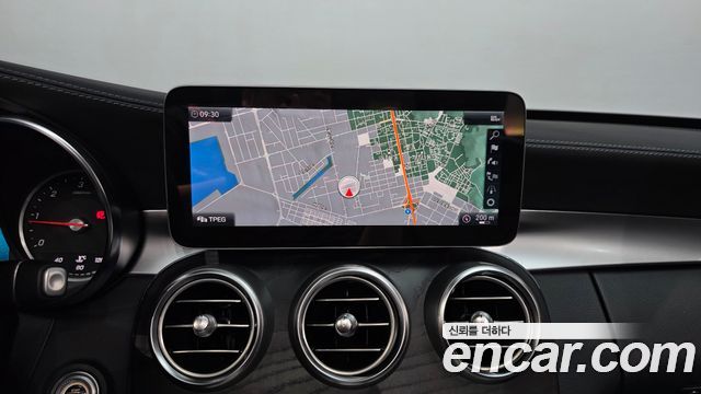 Mercedes-Benz C-Class 2019 — photo 20
