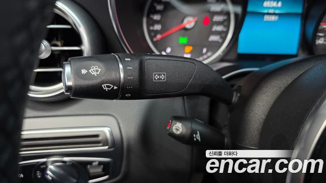 Mercedes-Benz C-Class 2019 — photo 24