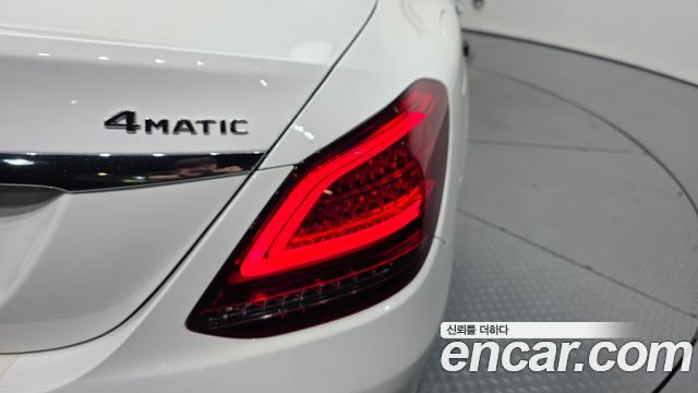 Mercedes-Benz C-Class 2019 — photo 9