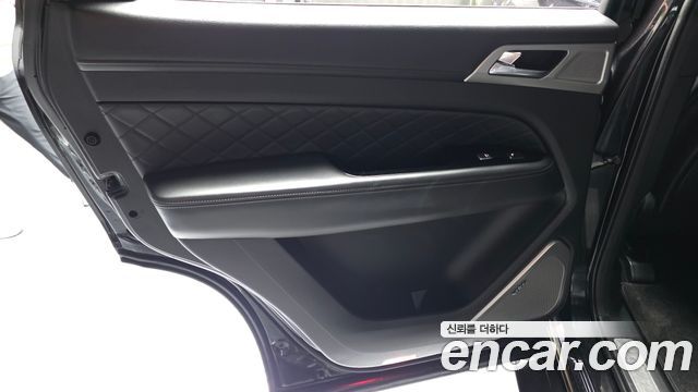KG Mobility Rexton 2018 — photo 15