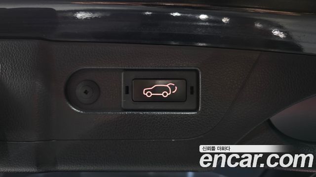KG Mobility Rexton 2018 — photo 32