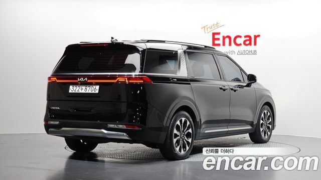 Kia Canival 2023 — photo 2