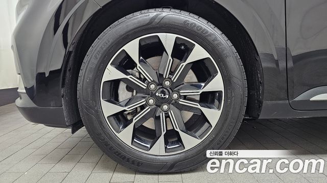 Kia Canival 2023 — photo 5