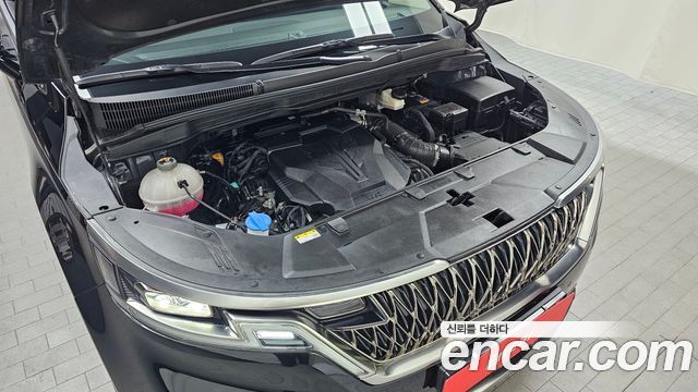 Kia Canival 2023 — photo 6
