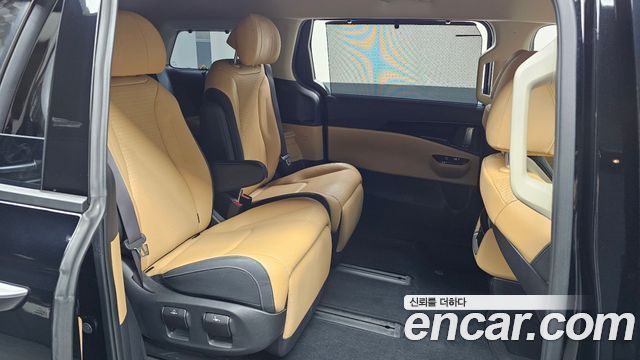 Kia Canival 2023 — photo 17