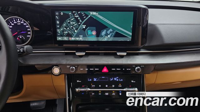 Kia Canival 2023 — photo 18