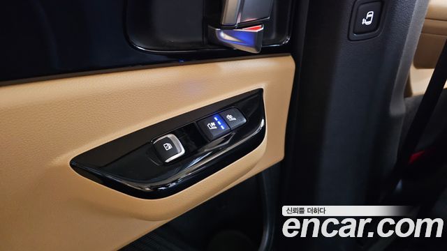 Kia Canival 2023 — photo 28