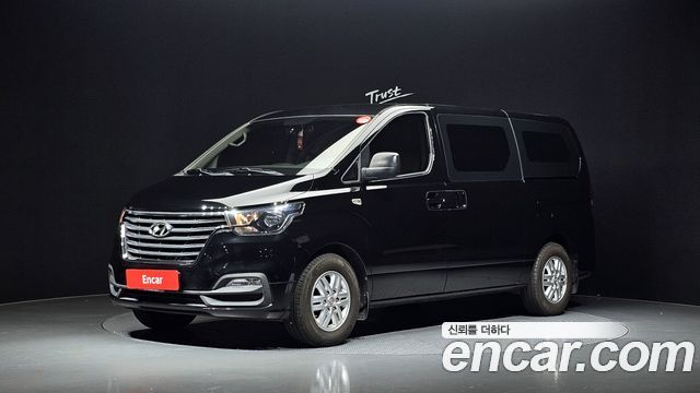 Hyundai Starex 2019 — photo 1