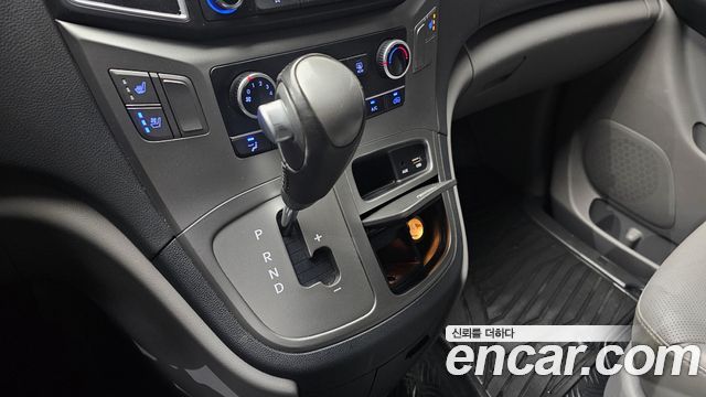 Hyundai Starex 2019 — photo 9