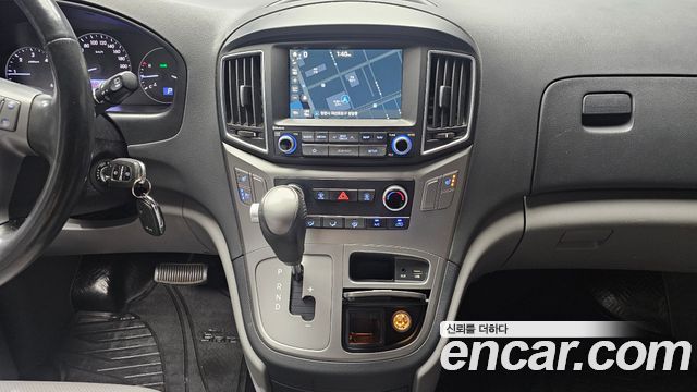 Hyundai Starex 2019 — photo 14