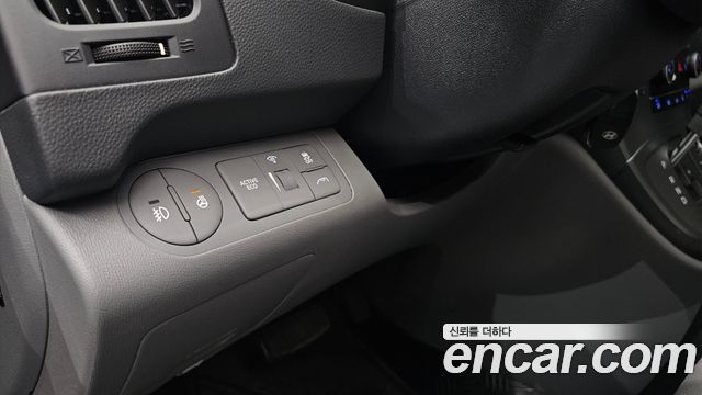 Hyundai Starex 2019 — photo 17