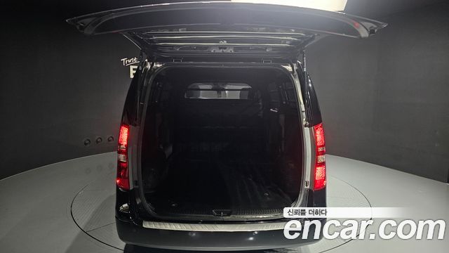Hyundai Starex 2019 — photo 20