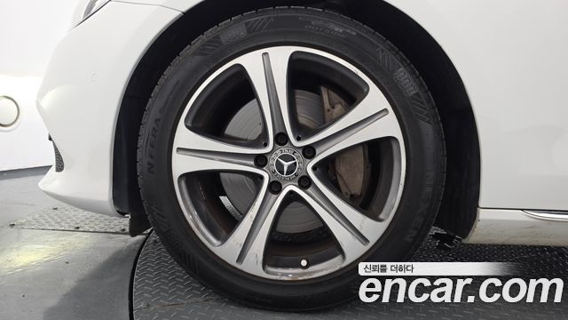 Mercedes-Benz E-Class 2019 — photo 5