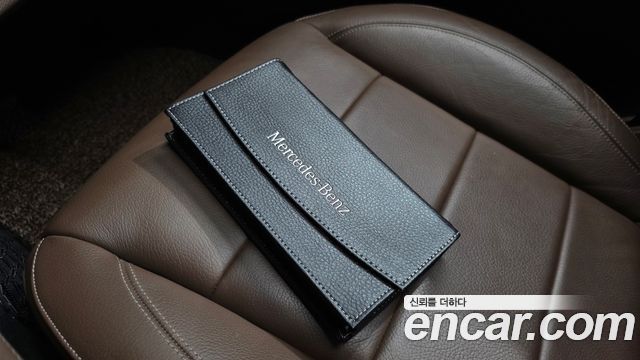 Mercedes-Benz E-Class 2019 — photo 22