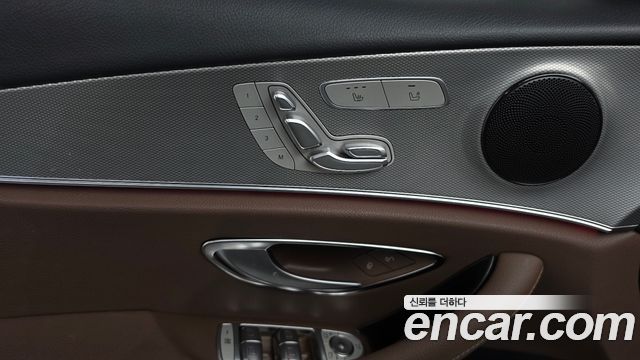 Mercedes-Benz E-Class 2019 — photo 25