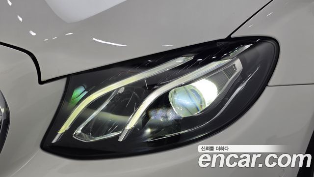 Mercedes-Benz E-Class 2019 — photo 8