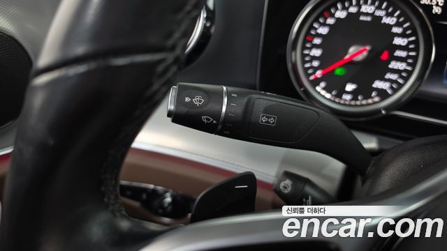 Mercedes-Benz E-Class 2019 — photo 29