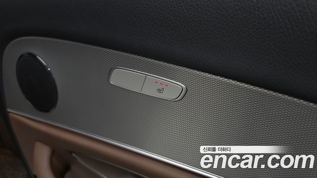 Mercedes-Benz E-Class 2019 — photo 30