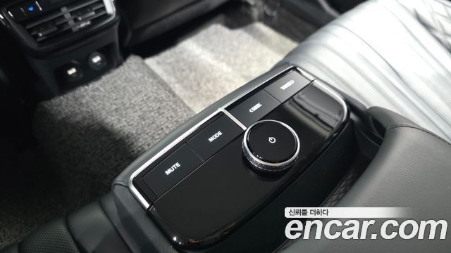 Kia K8 2022 — photo 31