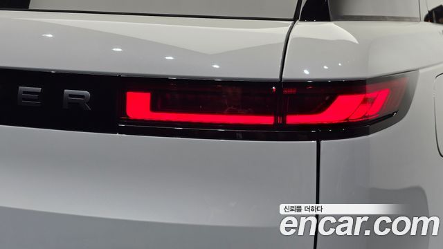 Land Rover Range Rover Sport 2026 — photo 9