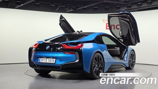 BMW i8 2016 — photo 2