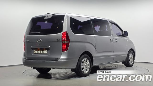 Hyundai Starex 2013 — photo 2
