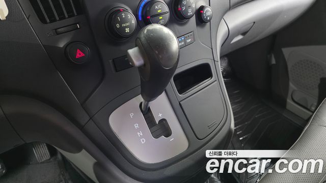 Hyundai Starex 2013 — photo 12