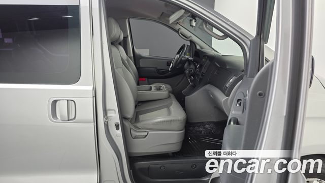 Hyundai Starex 2013 — photo 17
