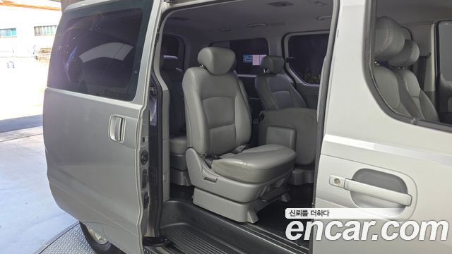 Hyundai Starex 2013 — photo 18