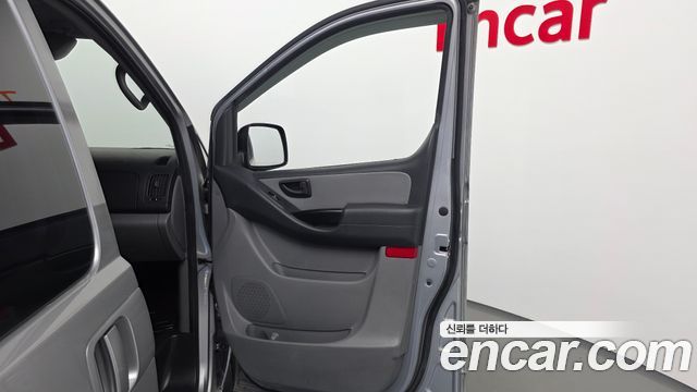 Hyundai Starex 2013 — photo 15
