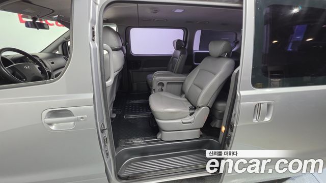 Hyundai Starex 2013 — photo 16