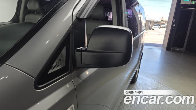 Hyundai Starex 2013 — photo 32