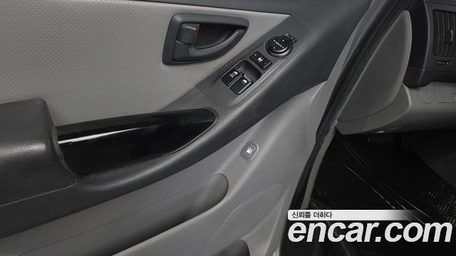 Hyundai Starex 2013 — photo 33