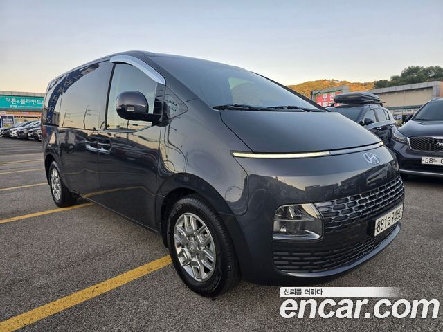 Hyundai Staria 2023 — photo 2