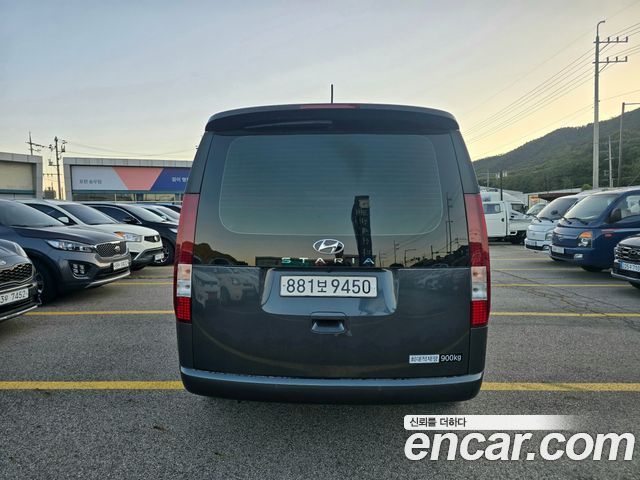 Hyundai Staria 2023 — photo 4